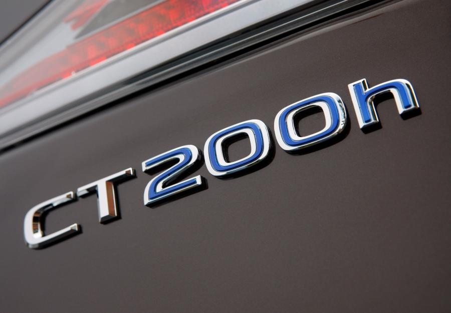  Lexus CT200h 2010 года  (фото 76 из 266)